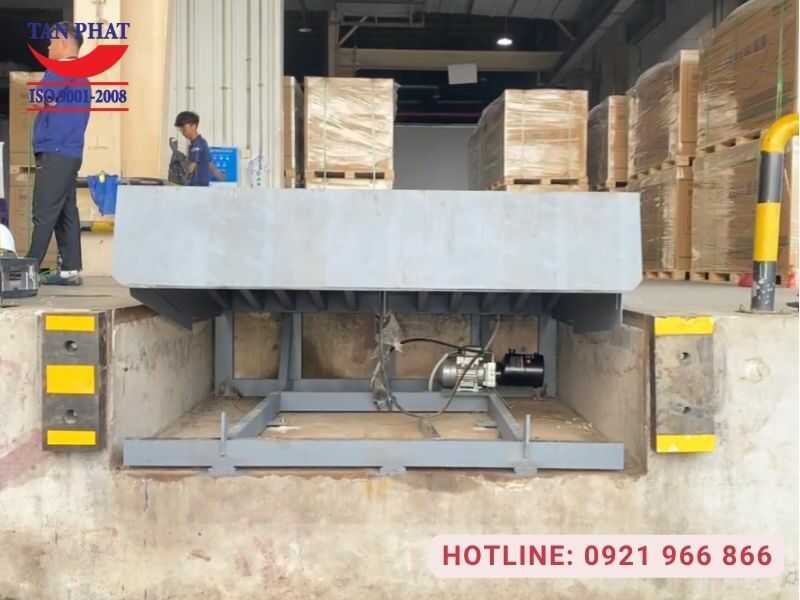 Sàn nâng thủy lực 1 xy lanh Tân Phát