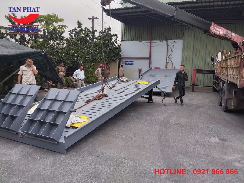 Cầu dẫn xe nâng di động