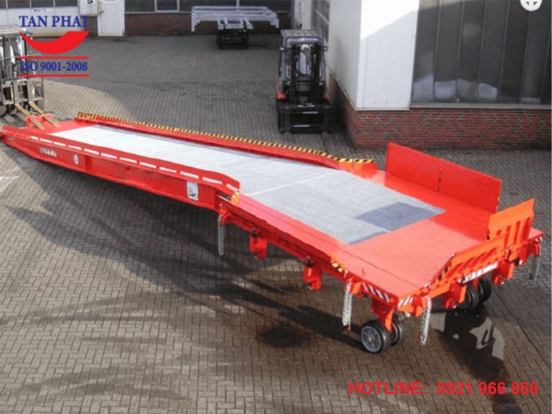 Cầu dẫn xe nâng hỗ trợ 3 mặt ra xe