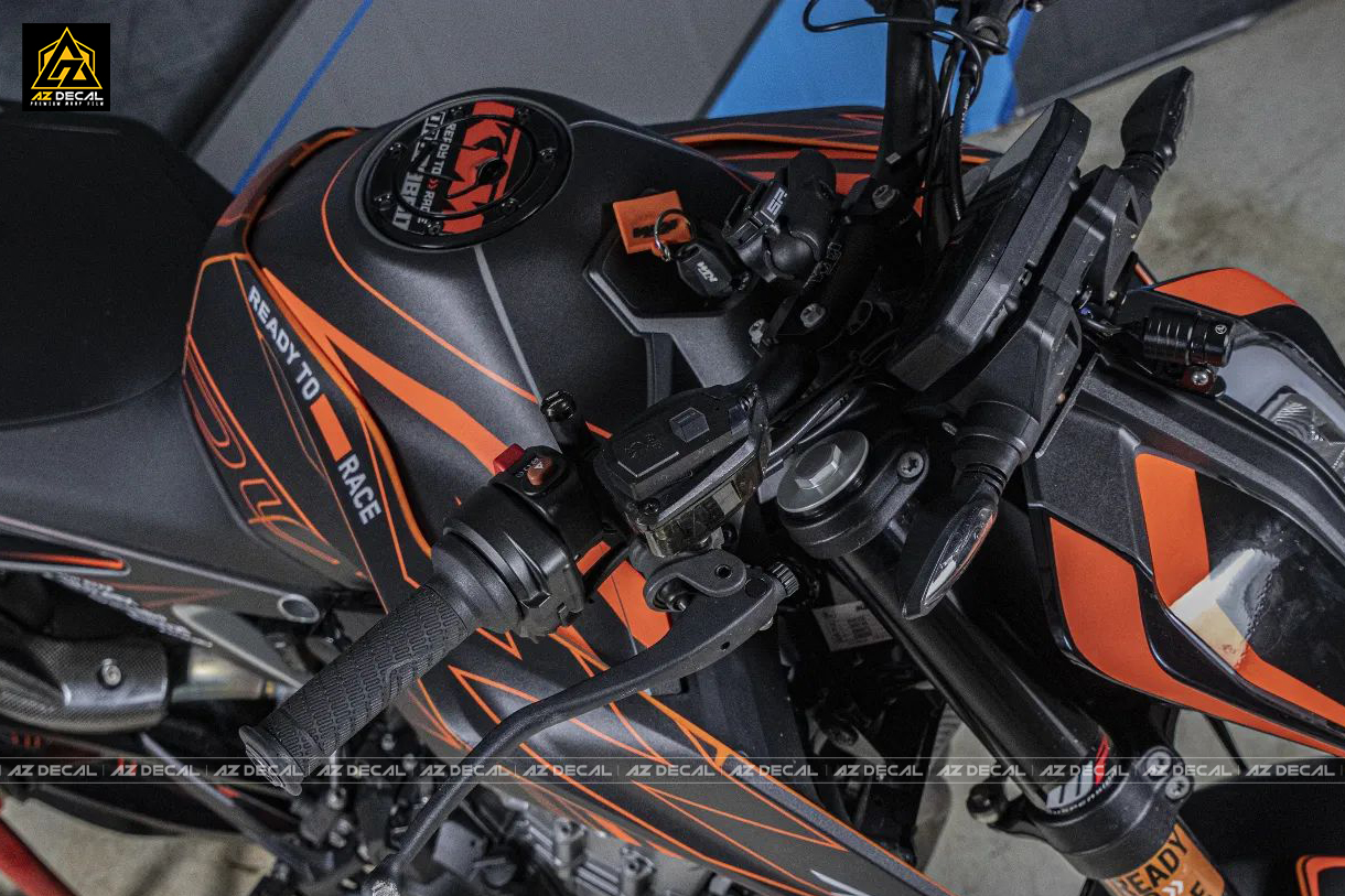 Dán tem xe KTM 790 Duke