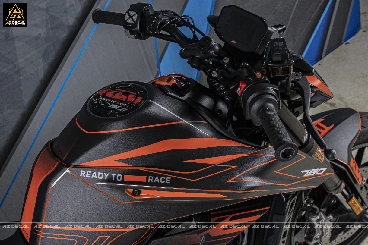 Dán tem xe KTM 790 Duke