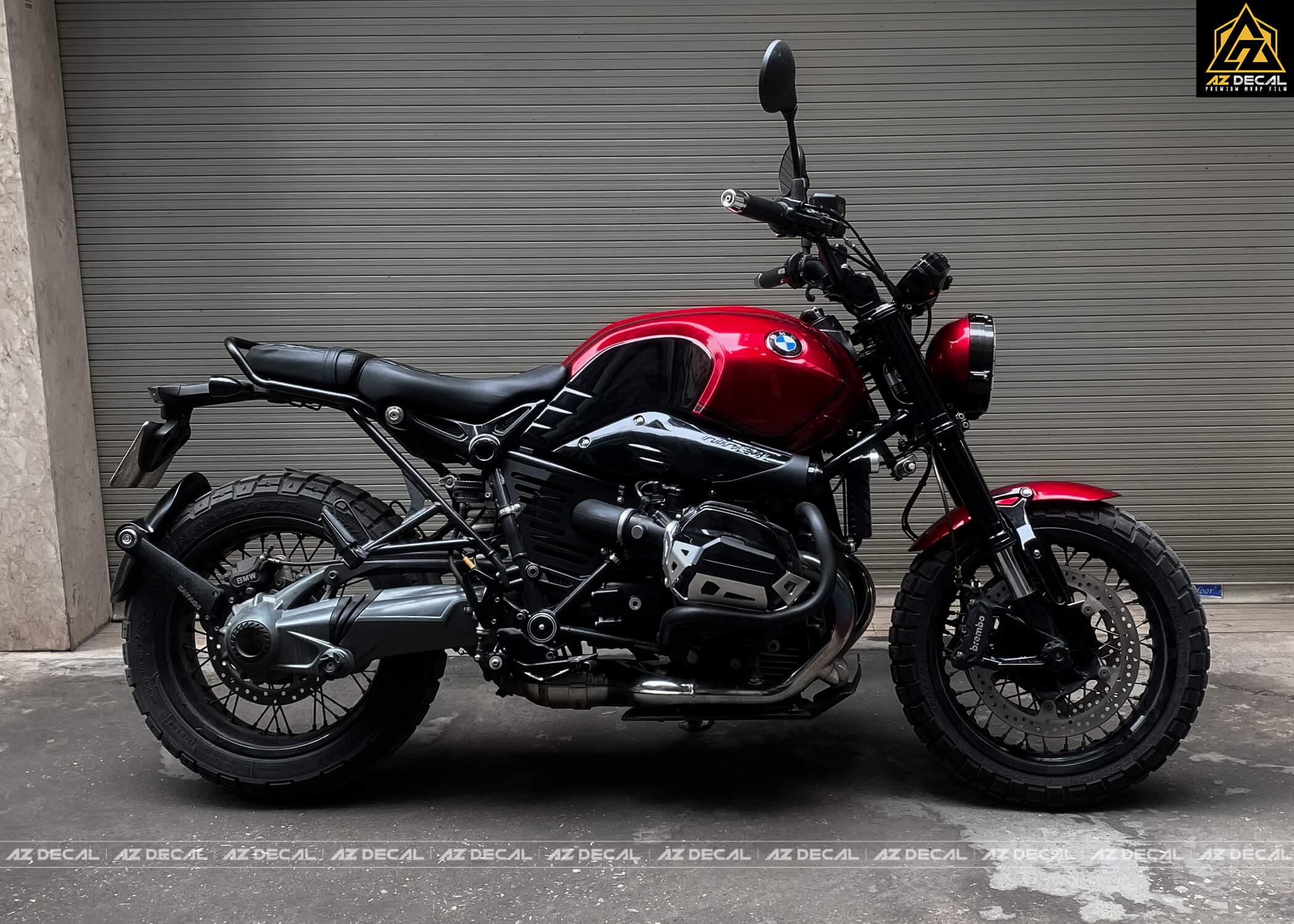 Xe moto BMW RnineT dán decal đổi màu đỏ