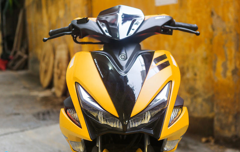 Yamaha NVX dán decal đổi màu xe vàng matte