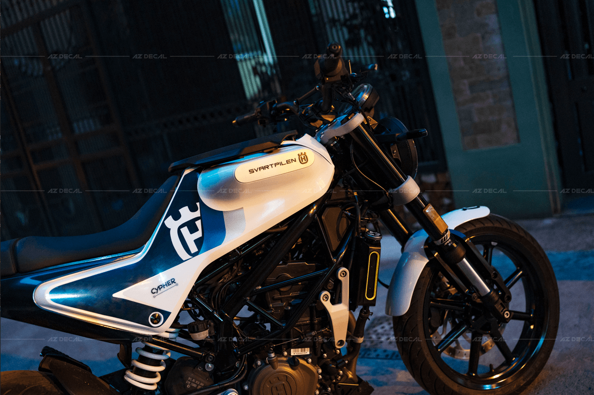 Tem trùm xe Husqvarna xanh trắng