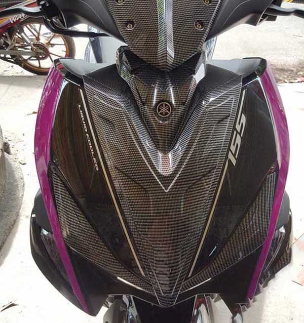 Yamaha NVX decal carbon tạ điểm nhấn