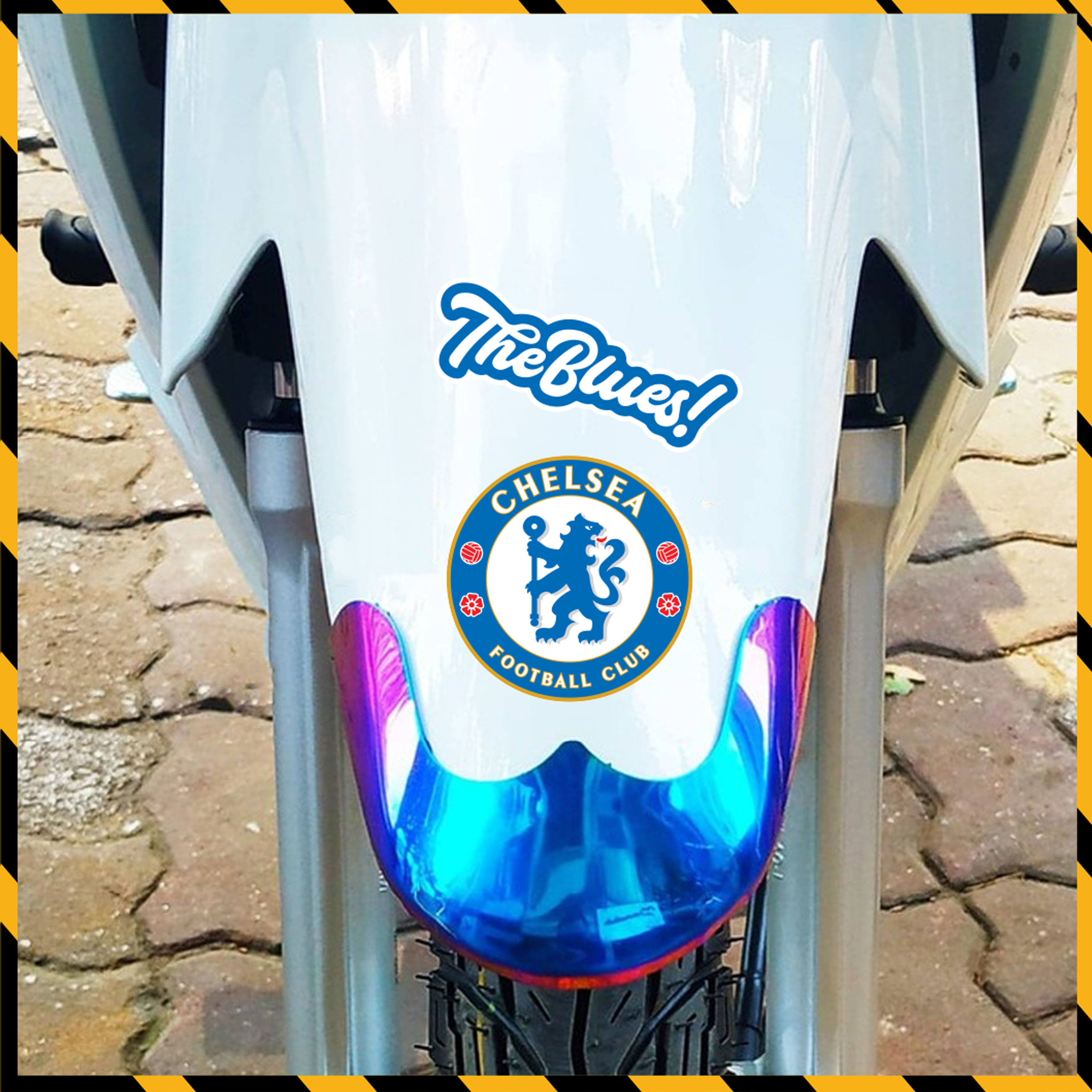 Dán dè trước xe máy với sticker Chelsea