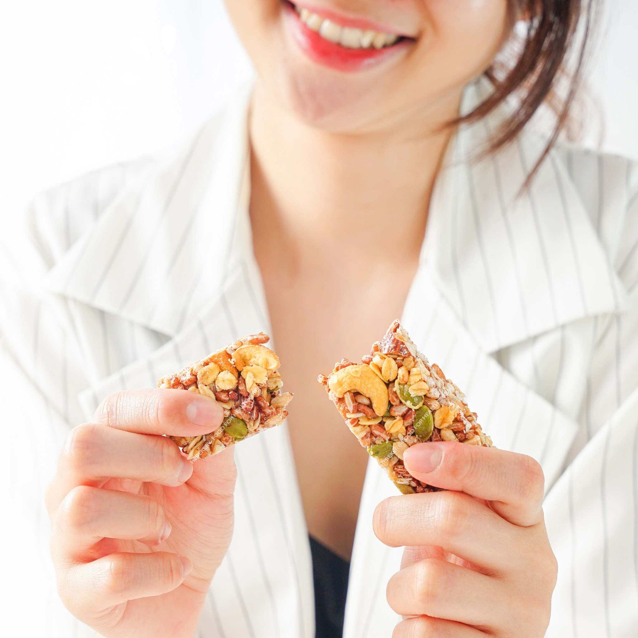 Thanh năng lượng được làm từ các loại hạt được rất nhiều người yêu thích