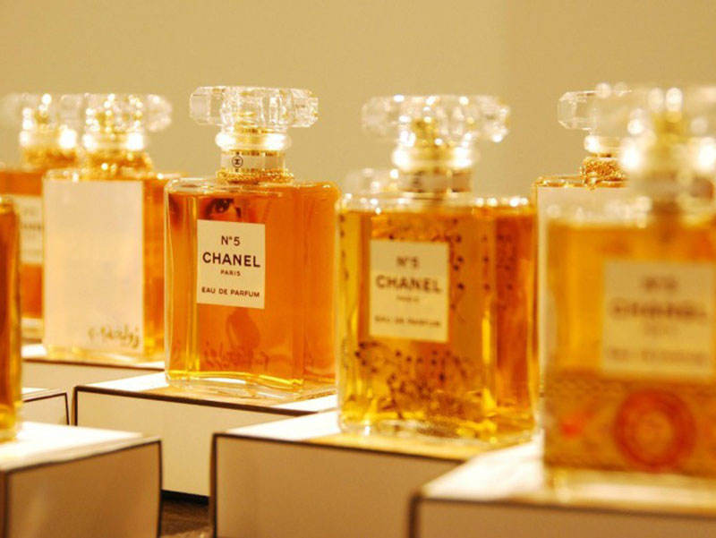 Hướng dẫn chọn nước hoa chanel thích hợp cho bạn nữ Hướng dẫn chọn nước hoa chanel thích hợp cho bạn nữ