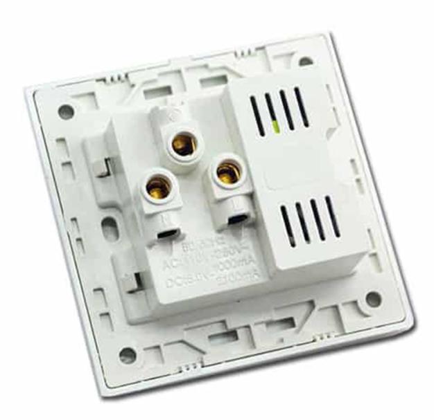 Ổ cắm điện 5 chấu LG-F21-0047 có 2 USB sạc