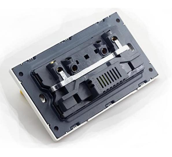 Ổ điện đôi 3 chấu LG-F21-0065 có công tắc điều khiển ổ cắm