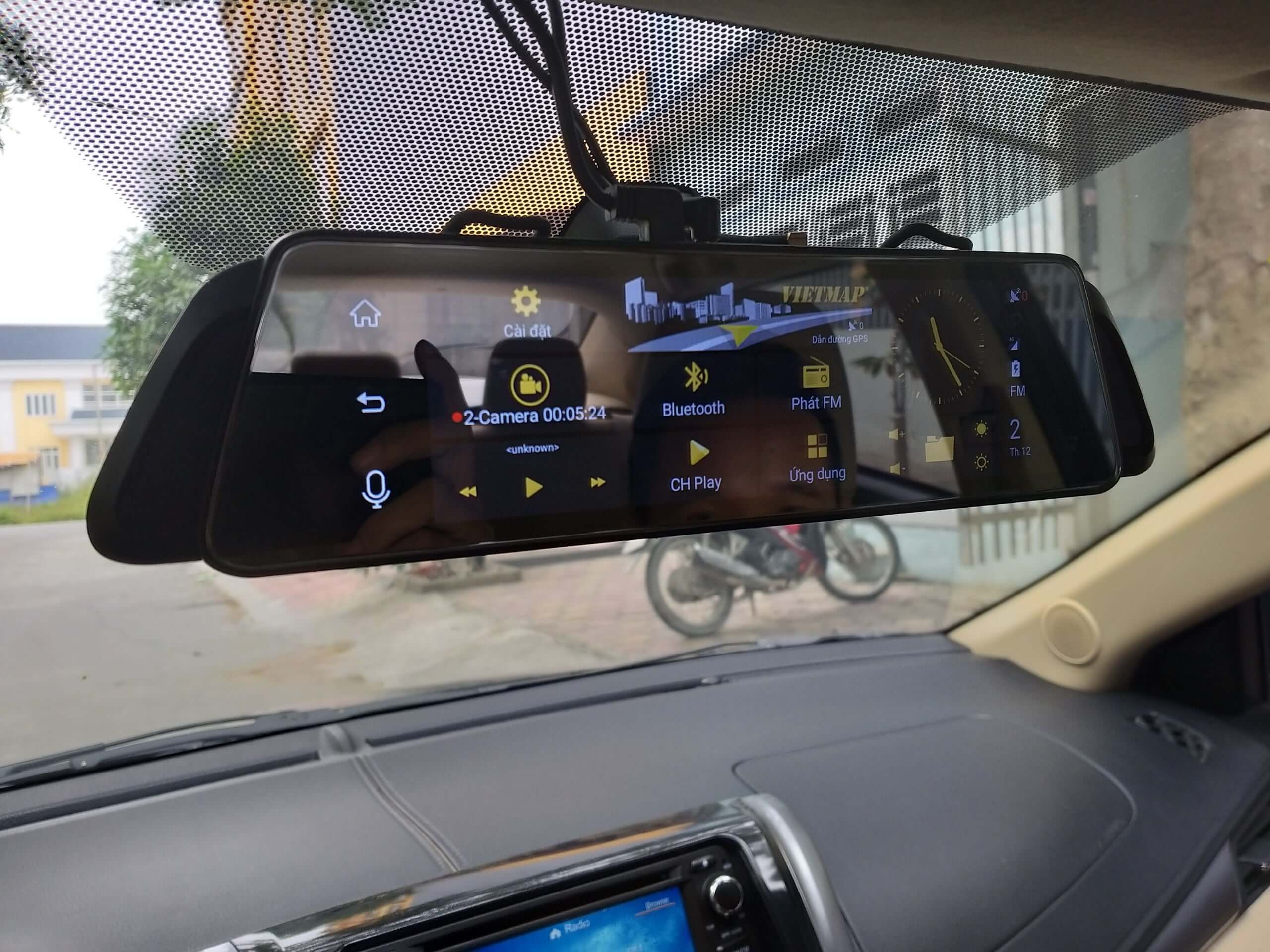 camera hanh trinh tich hop camera lui