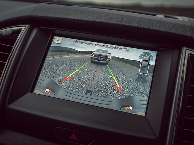 Việc lắp đặt camera lùi sẽ giúp cho quá trình điều khiển phương tiện tham gia giao thông được an toàn hơn.