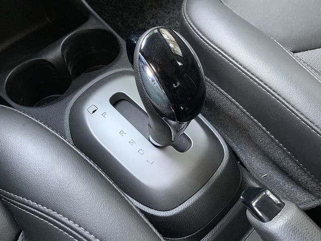 khi dung den do nen ve n hay p