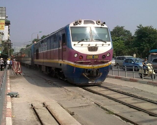 lai xe qua duong sat