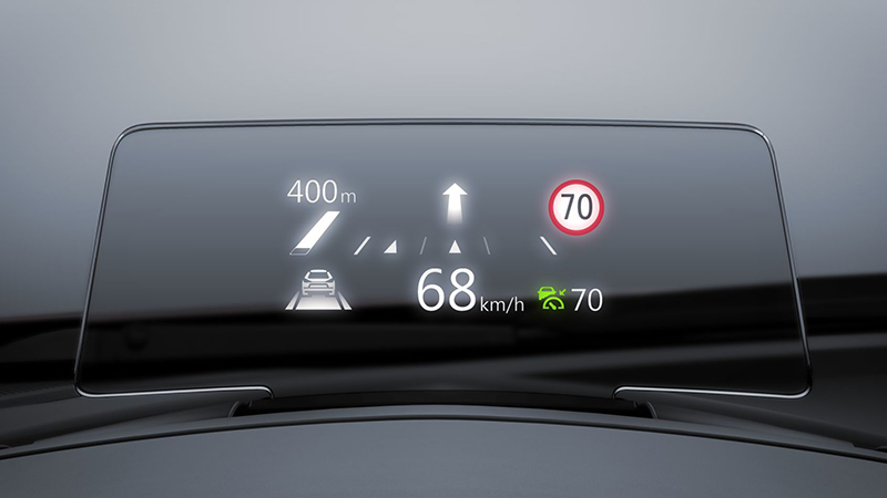 Màn hình HUD hiển thị thông số, thông tin giao thông lên kính lái ô tô