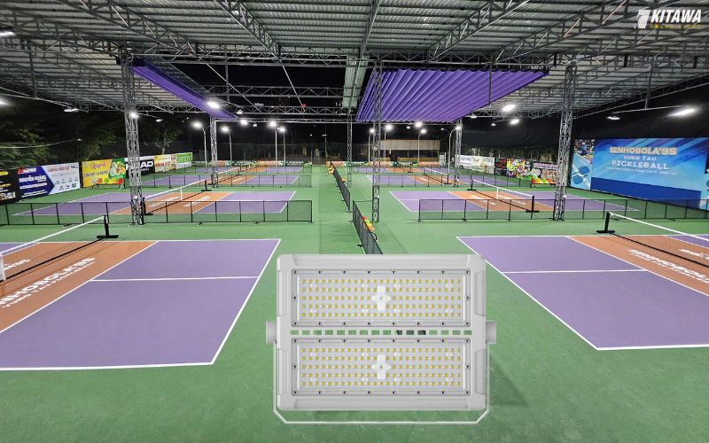 đèn pha điện cho sân Pickleball