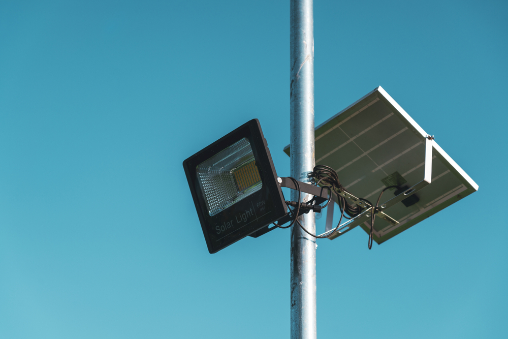 Đèn pha năng lượng mặt trời 150W