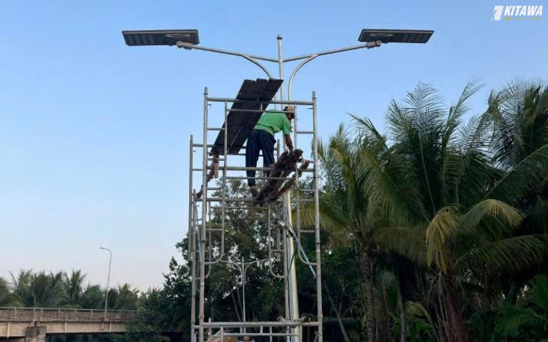 lắp đặt đèn công trình năng lượng mặt trời cho dự án tại Bình Dương