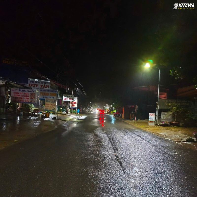 lắp đặt hệ thống đèn năng lượng mặt trời dọc quốc lộ