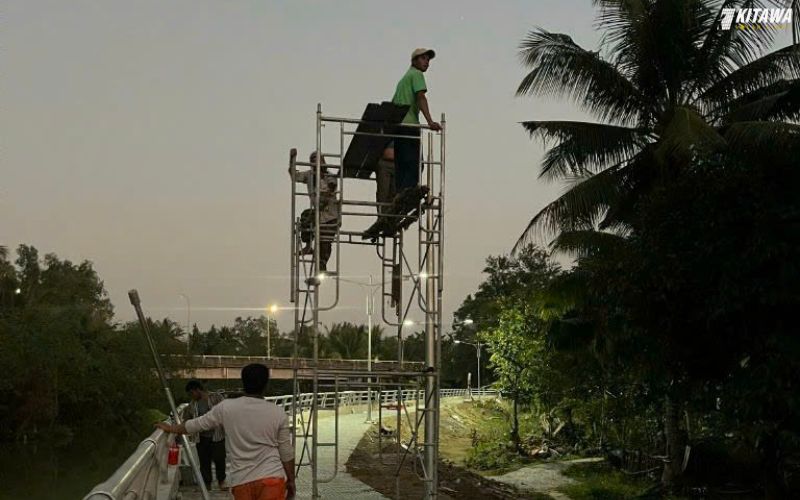 lắp đặt đèn công trình năng lượng mặt trời cho dự án tại Bình Dương