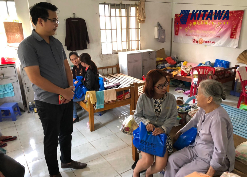 Kitawa tổ chức từ thiện tại chùa Diệu Pháp