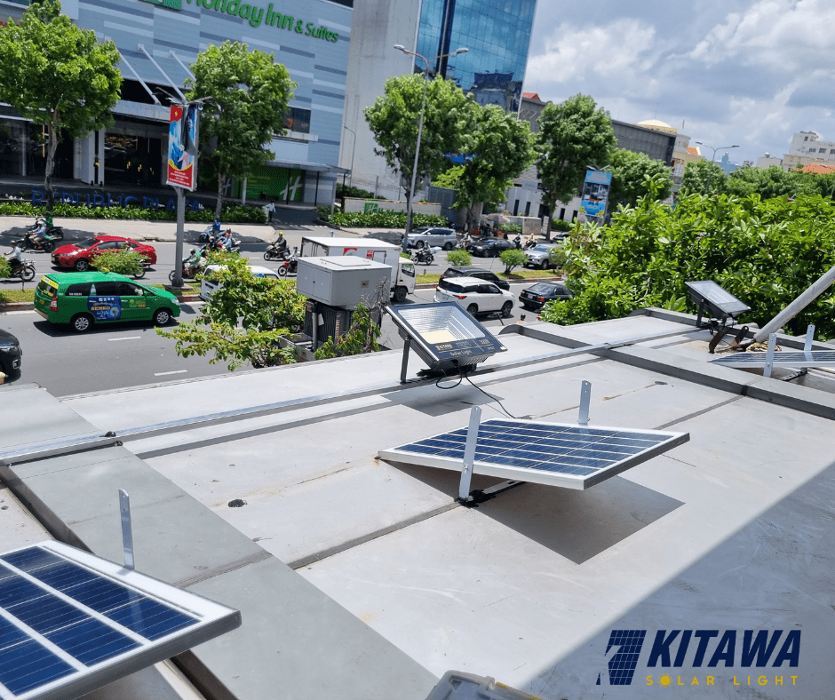 Lợi ích khi đầu tư hệ thống đèn pha năng lượng mặt trời