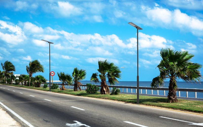 đèn liền thể công trình năng lượng mặt trời 600W