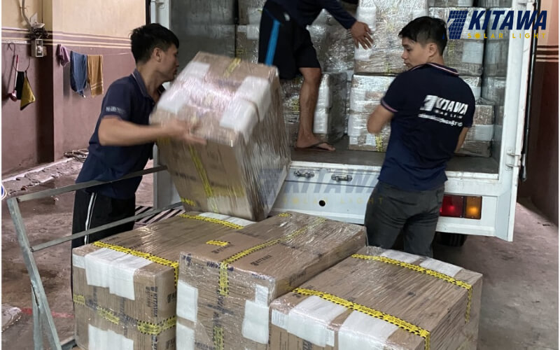 Đơn hàng 200 đèn năng lượng mặt trời cho khu công nghiệp ở Đồng Nai