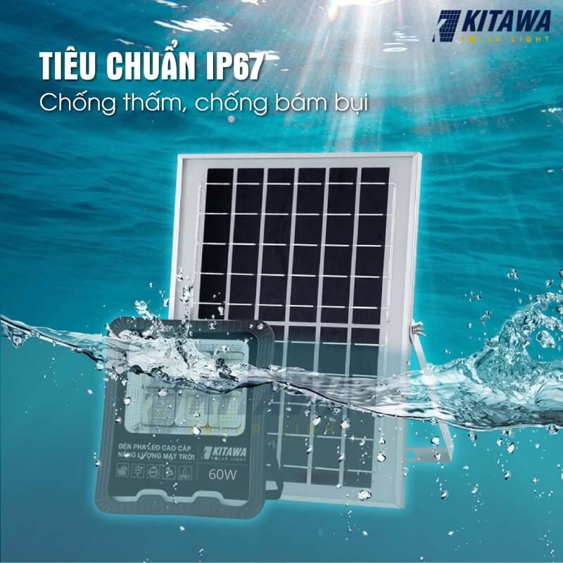 Đèn duy trì hiệu suất ổn định khi trời mưa bão