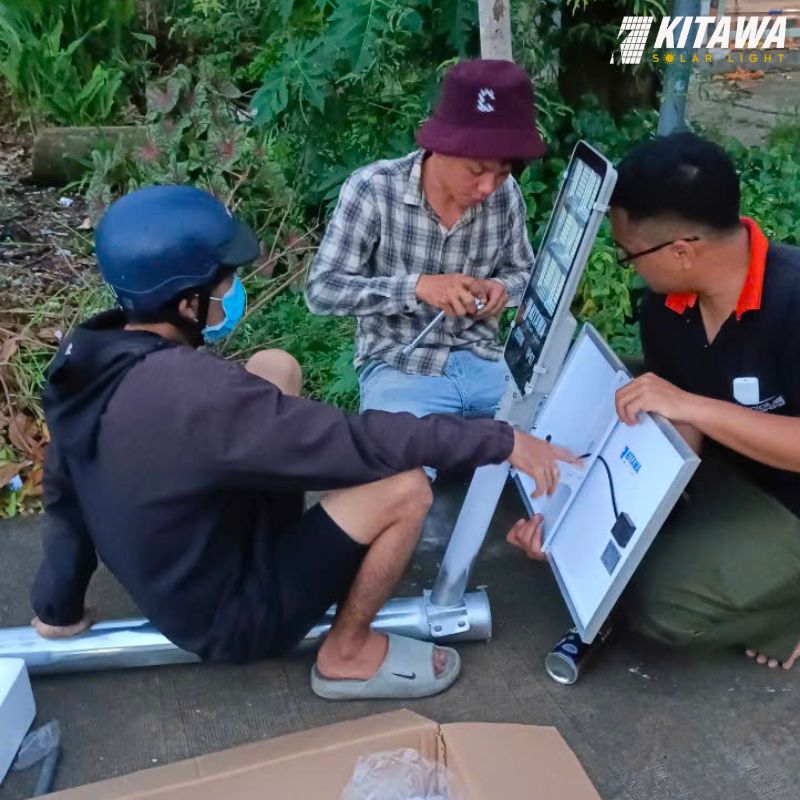 lắp đặt đèn năng lượng mặt trời cho ngõ xóm