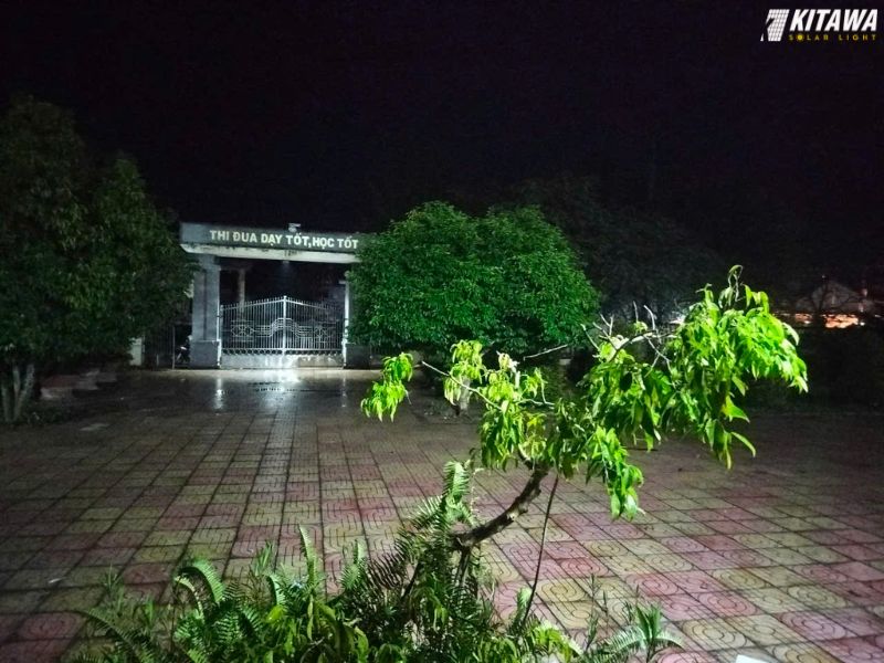 lắp đặt đèn năng lượng mặt trời cho trường học