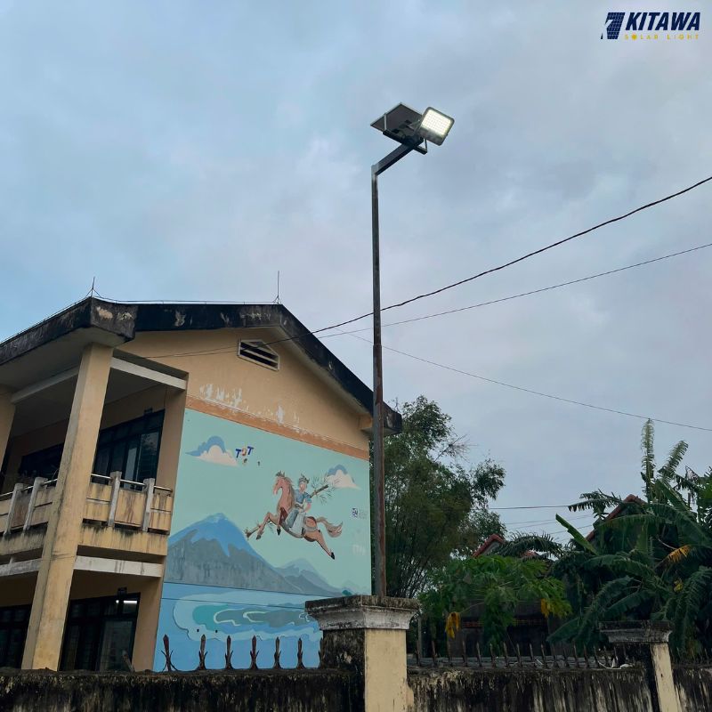 đèn năng lượng mặt trời cho trường học
