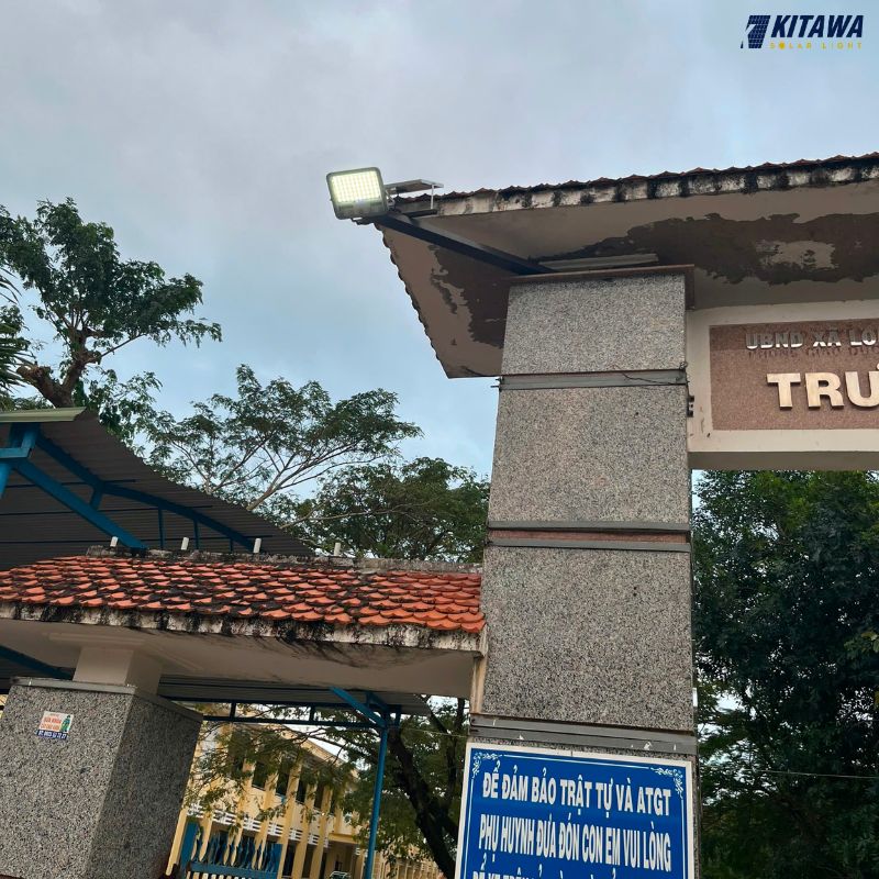đèn năng lượng mặt trời cho trường học
