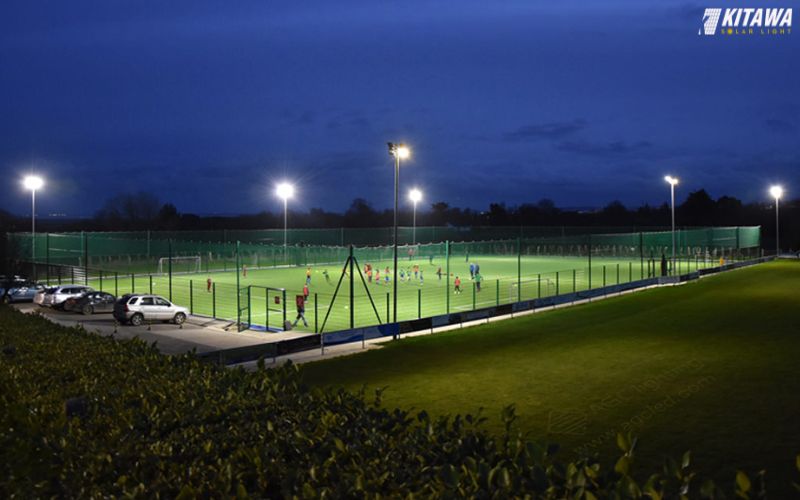 đèn pha điện cho sân bóng đá 7 người