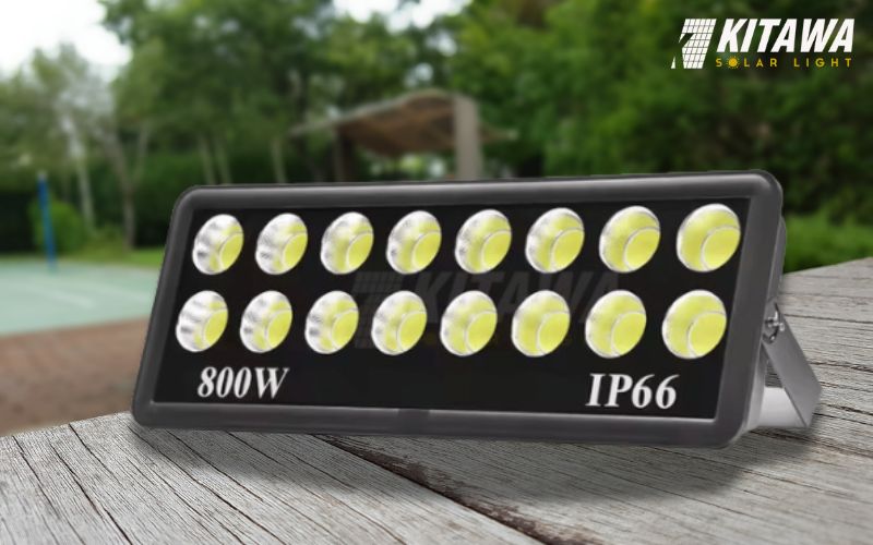 Đèn pha LED điện 800W mang đến ánh sáng mạnh mẽ và đạt chuẩn chống nước cao