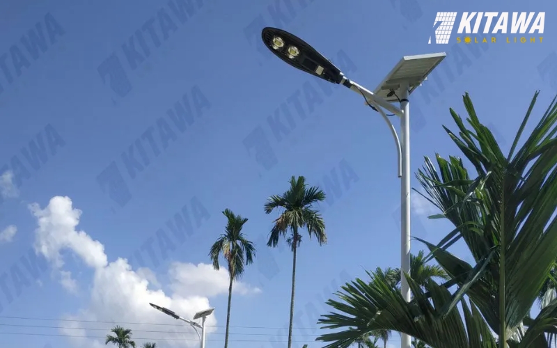 Hãy đảm bảo tấm pin được đặt ở nơi có ánh sáng