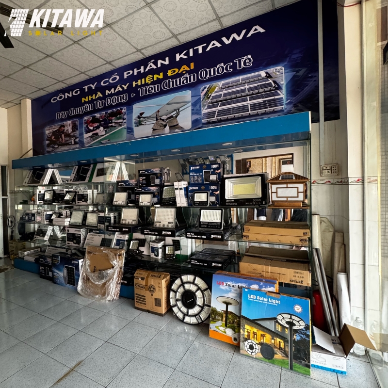 Showroom trưng bày đa dạng các dòng đèn năng lượng mặt trời KITAWA chính hãng