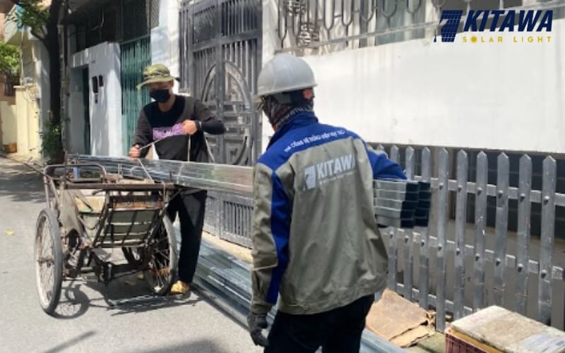 KITAWA vận chuyển các trang thiết bị để lắp đặt điện mặt trời áp mái 27kWp