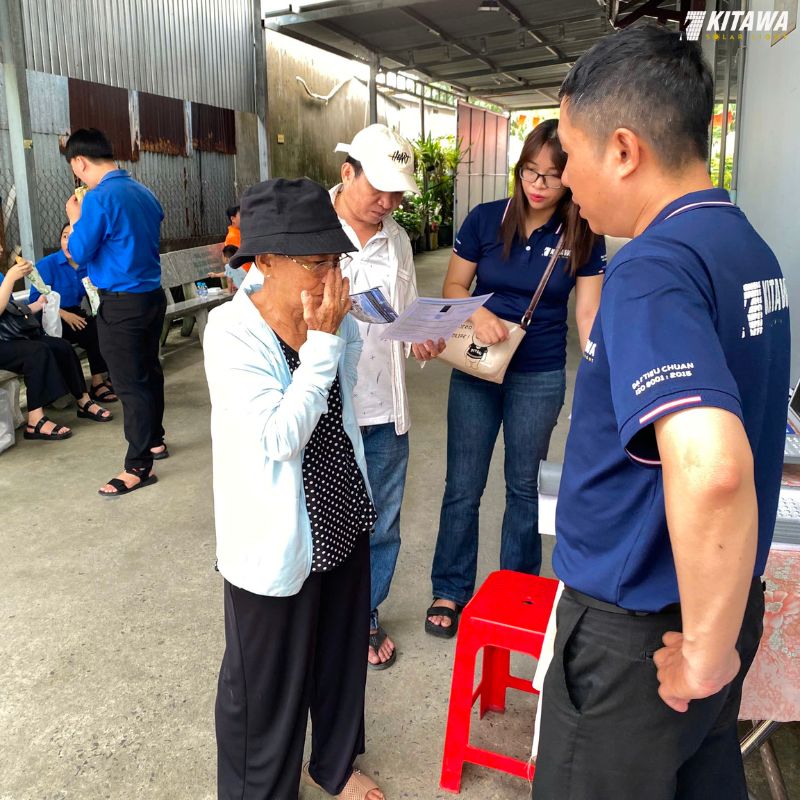 lắp đặt đèn đường năng lượng mặt trời 200w