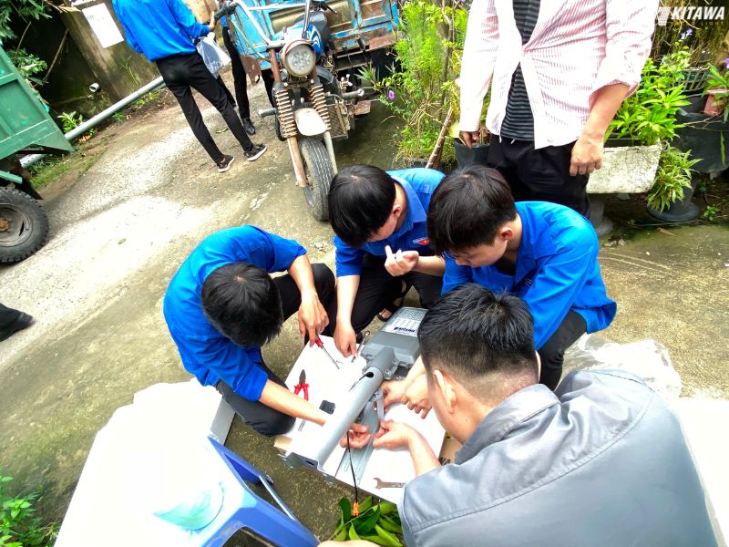 lắp đặt đèn đường năng lượng mặt trời 200w