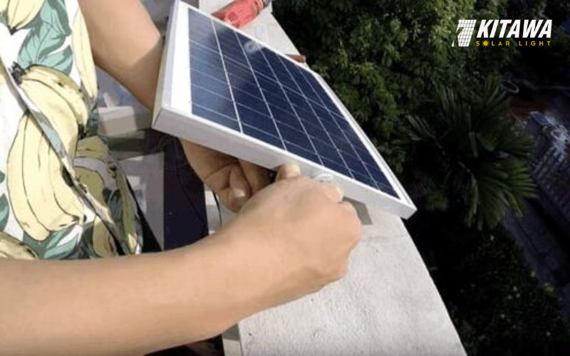 Chú ý cách và nơi lắp pin