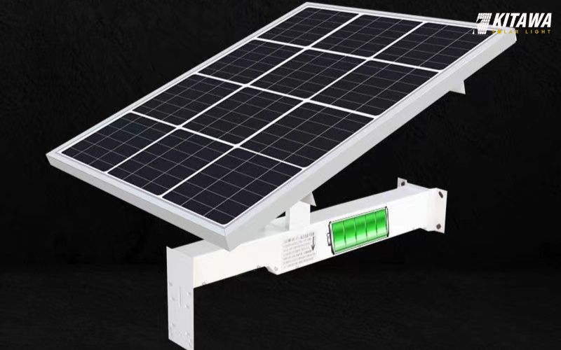 Gắn pin vào giá đỡ chắc chắn