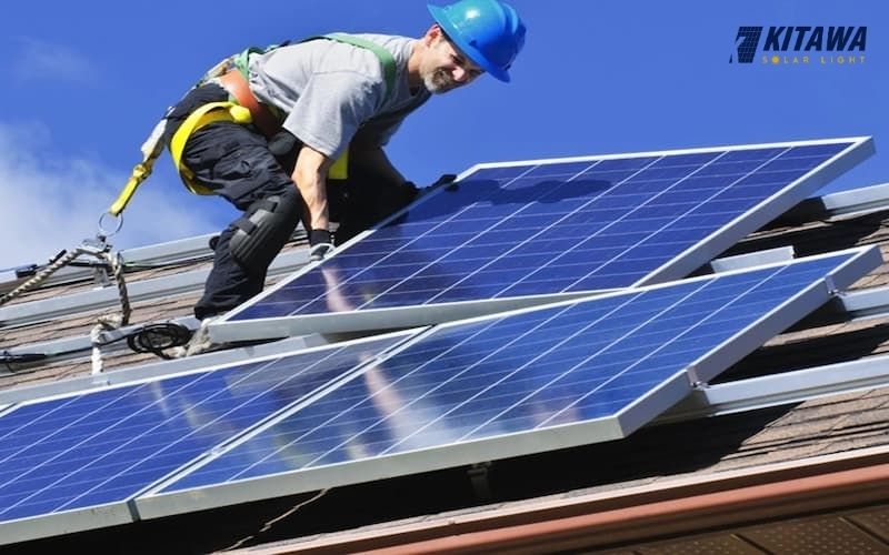 Các thao tác lắp đặt tấm pin năng lượng mặt trời