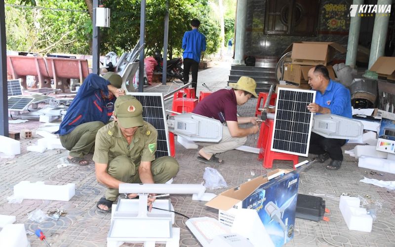 lắp đèn năng lượng mặt trời cho tuyến đường nông thôn