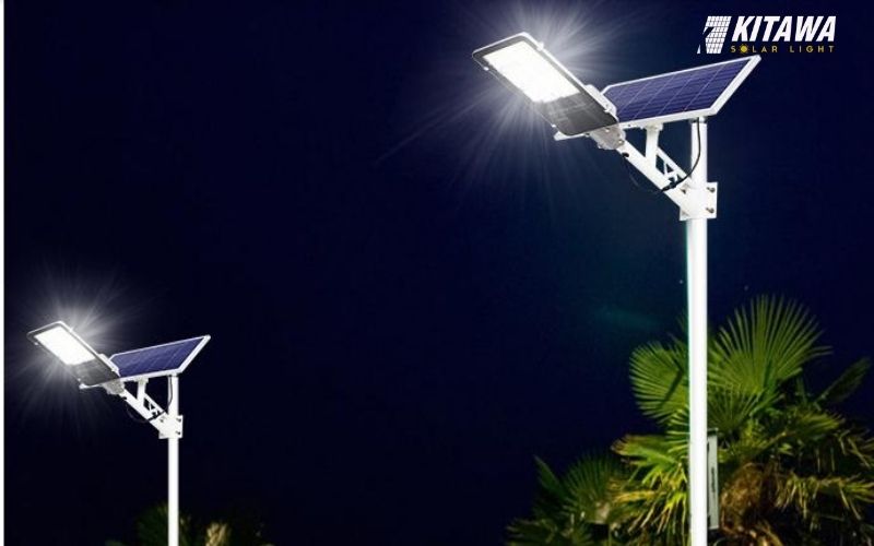 so sánh đèn năng lượng mặt trời 100W và đèn LED về hiệu quả chiếu sáng