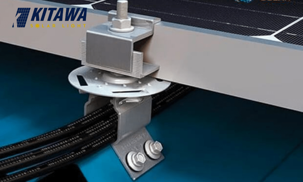 Chi tiết vị trí lắp tấm pin mặt trời trên mái tôn.