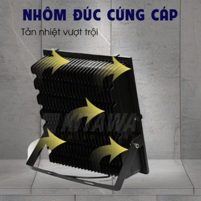 Với lớp vỏ nhôm đúc bền chắc, sản phẩm luôn bền bỉ trước mọi điều kiện khắc nghiệt