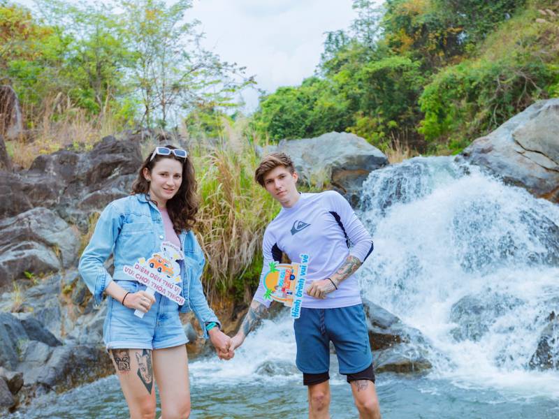 suoi-mo-doc-tinh-khanh-hoa