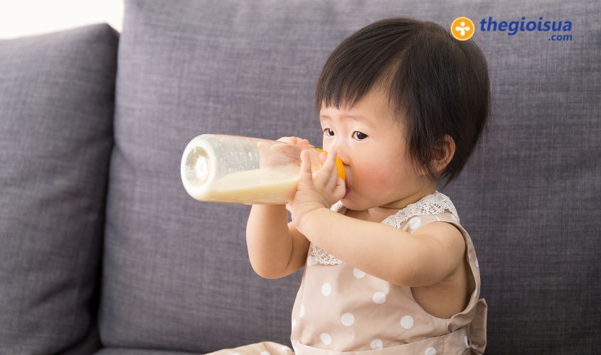 Tac dung cua sua mat doi voi tre nho