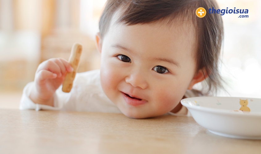 Vi sao can bo sung bua phu cho be 7 thang